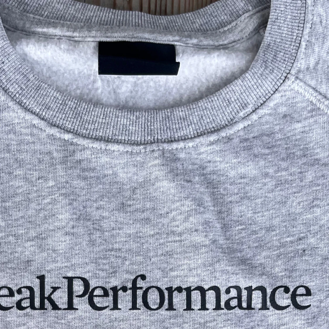 Grå sweatshirt från Peak Performance - 90