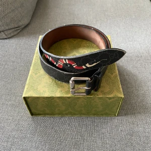 Gucci Bälte  - Säljer ett gucci snyggt gucci bälte, OG finns. Hör av er vid funderingar! 