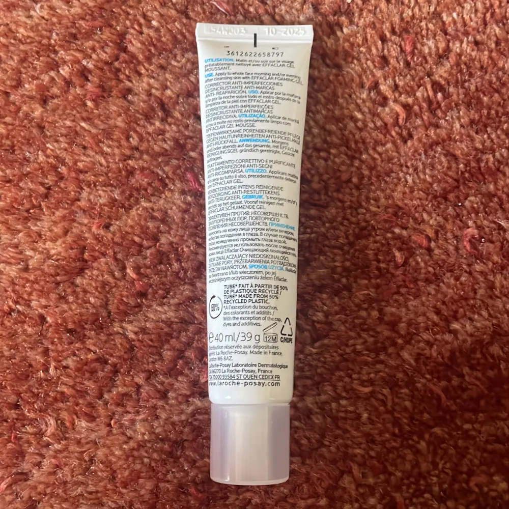 Säljer La Roche Posay Effaclar Duo + eftersom den inte kommer till användning. Första bilden ser ni hur mycket det är kvar.. Skönhet.