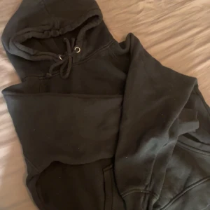 Hoodie - Skön hoodie som tyvärr inte kommer till användning längre!