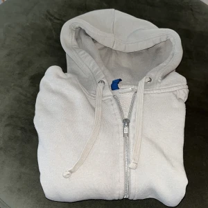 Ljusgrå kofta - Knappt använd