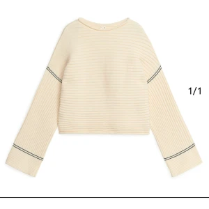 Tröja - Säljer nu denna jätte fina tröja från arket som endast är använd fåtal gånger💕💕(kostar 800 från början)