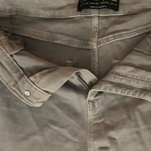 Säljer de byxorna 😃 - Byxor från Stradivarius.Storlek 40