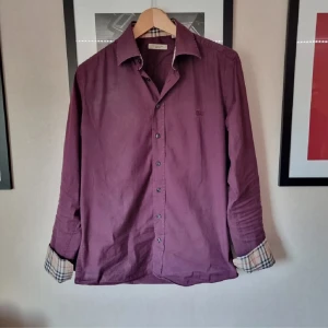 Burberry skjorta  - Intresse koll på min burberry skjorta  Tar byten och bud 
