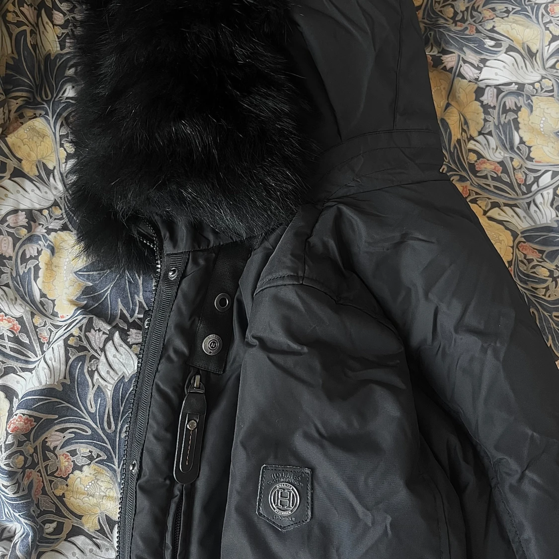 Svart vinterjacka från Hollies - 90