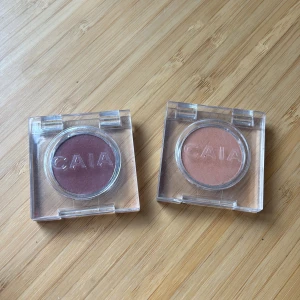 Ögonskugga från Caia  - Ögonskugga från caia i färgerna Date Night, och Tan. Knappt använda och väldigt fina och rena❤️