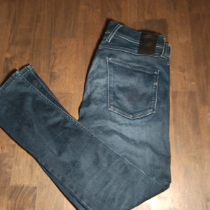 Replay anbass  - Näst intill oanvända replay jeans nypris: 1495 W:31 säljer då de ej passar mig.