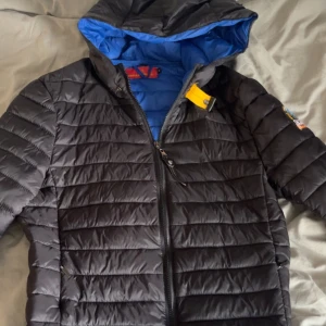 Parajumpers jacka - Säljer min parajumpers jacka då den inte används längre.
