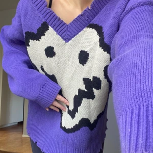 Stickad tröja  - Snygg stickad tröja från weekday, storlek S men oversize. 🧚🏻