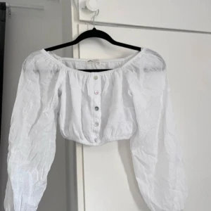 Topp - Aldrig använd! Hel och fin! Ny!