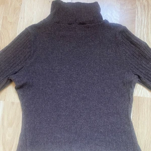 Brun polotröja - Brun (kort) polotröja 