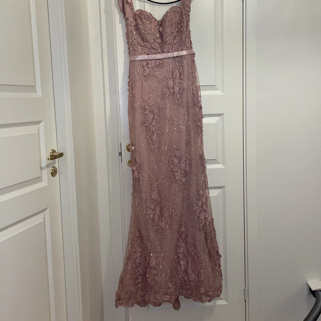 Rosa festklänning/balklänning - 91