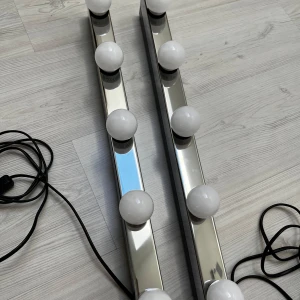 Vägglampa  - Lampor köpta på IKEA  Som nya  Sälj med lamporna 