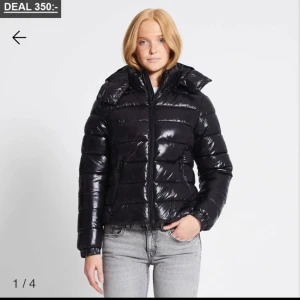 lager 157 jacka - Säljer min lager 157 jacka då jag tycker den är för stor och jag nämligen köpt en mindre storlek! nyskick!