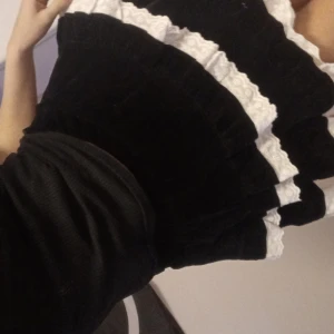 svart kjol - S/M/L one-size lolita style velvet kjol med shorts inte min stil och för stor för mig 