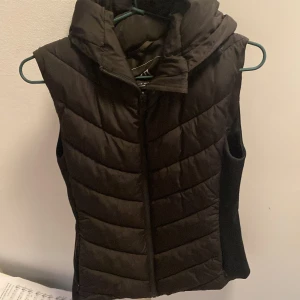 Zara väst - Väldigt bra skick.