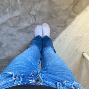  Gina Young jeans -  Säljer de här fina jeans på dina Young för att de har blivit för korta med knappt använda har endast haft dem i cirka en månad ❤️