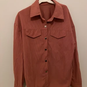 Rosa skjorta 👚  - Helt ny snygg skjorta utan prislapp från Zara . 