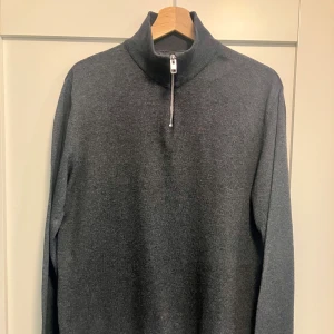 Stickad tröja st S - Schysst tröja från Jack and Jones i fint skick. Storlek S. Köparen betalar frakt. 