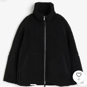 H&M Teddy fleece jacka - Helt ny, aldrig använd, prislapp sitter kvar på.