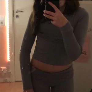 Tröja - Grå fin tröj. 