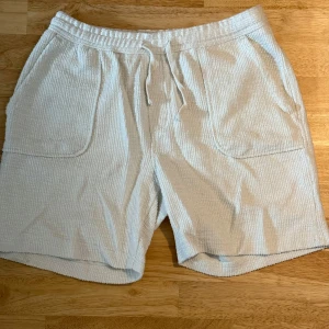 Zara shorts - Zara shorts mjukis material - L
