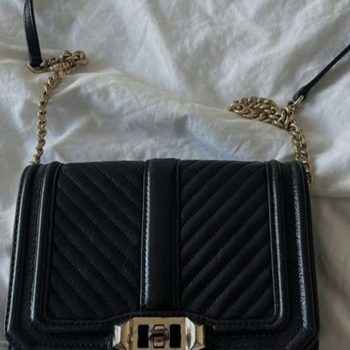 Rebecca Minkoff Chevron Quilted Small Love Axelremsväska