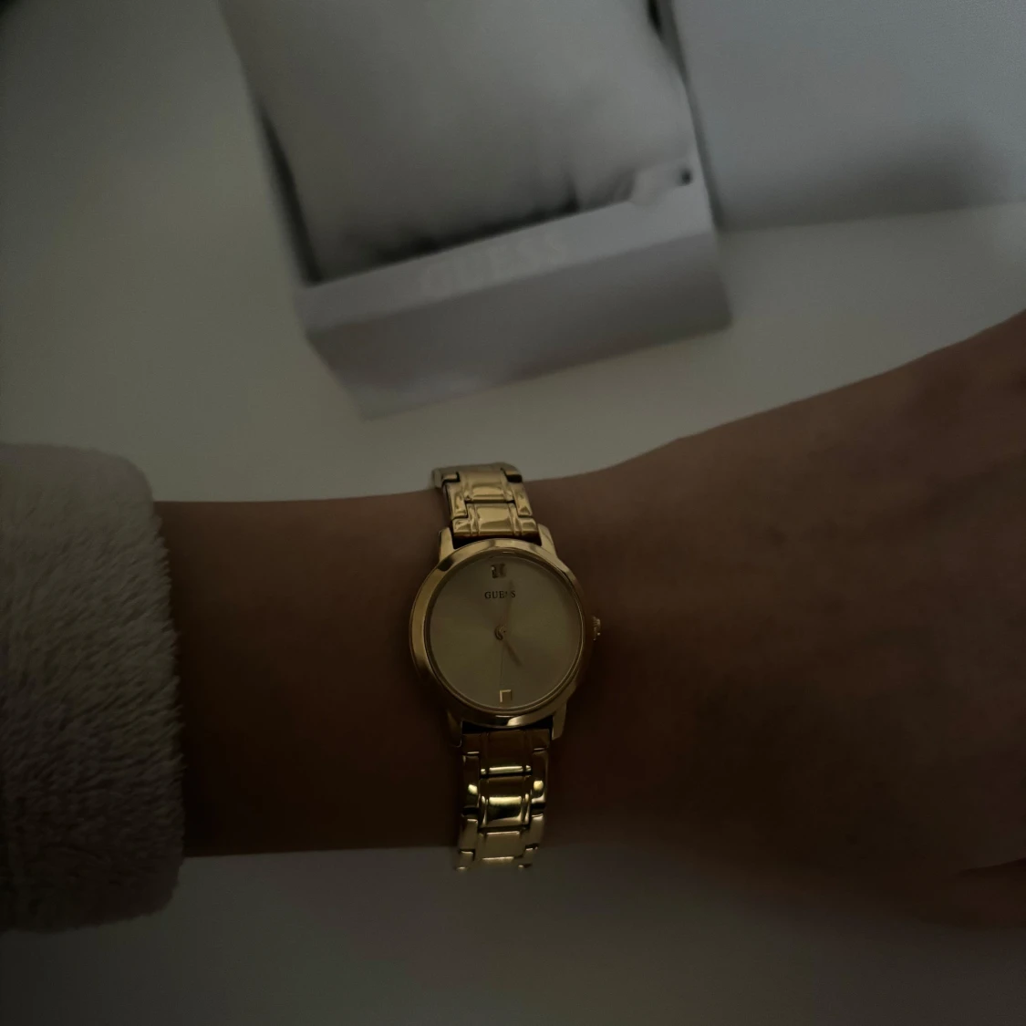 Guldfärgad klocka från Guess! - 2