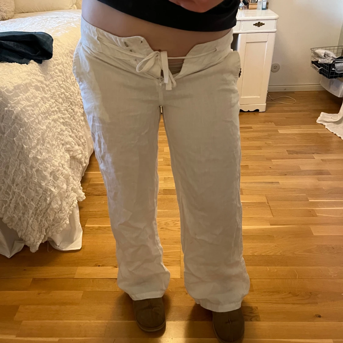 Vita linnebyxor med snörning - 1