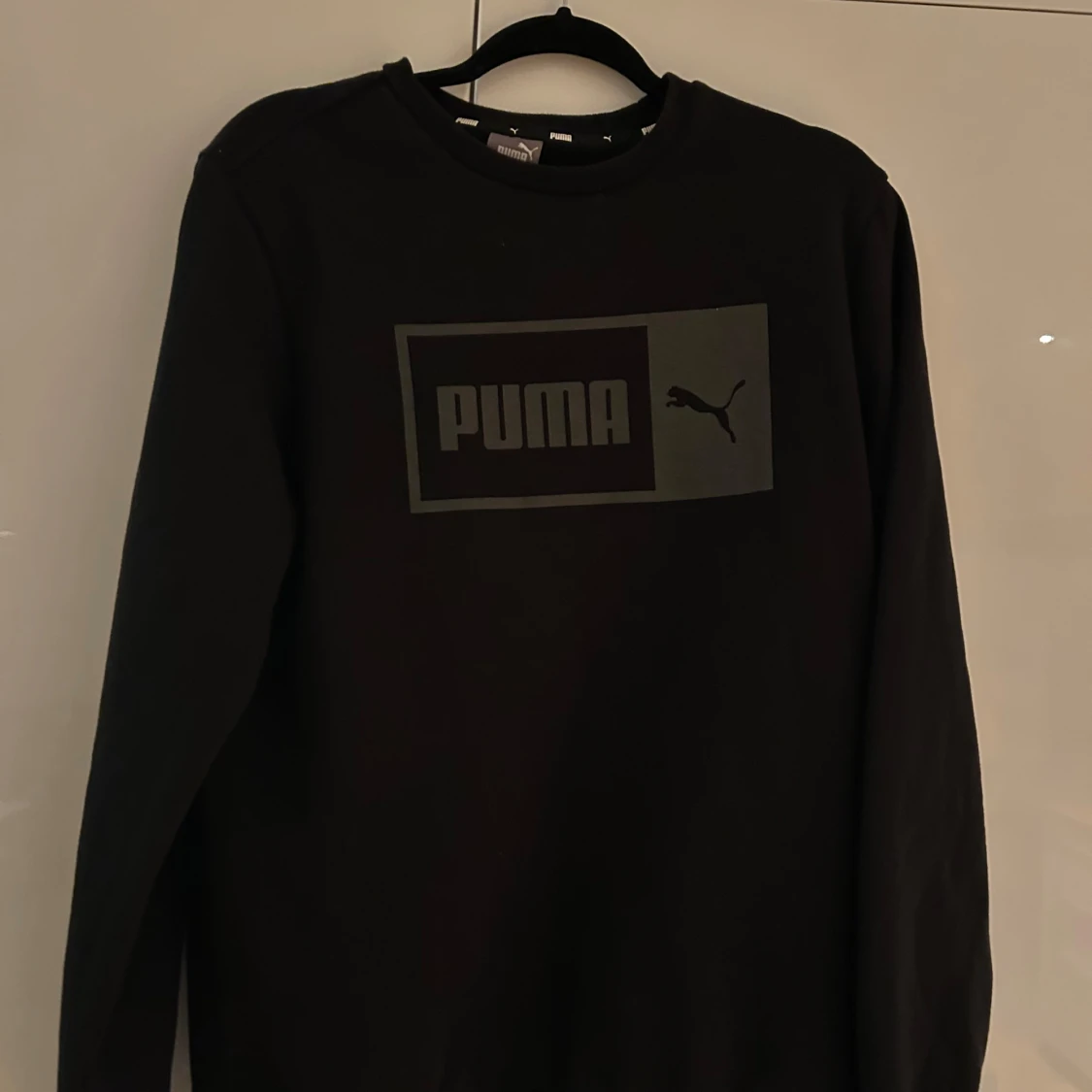 Svart långärmad tröja från Puma