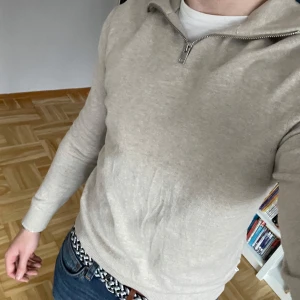 Halvzip jack and jones - 👑Säljer denna half zip jack and jones i bra skick💯💯