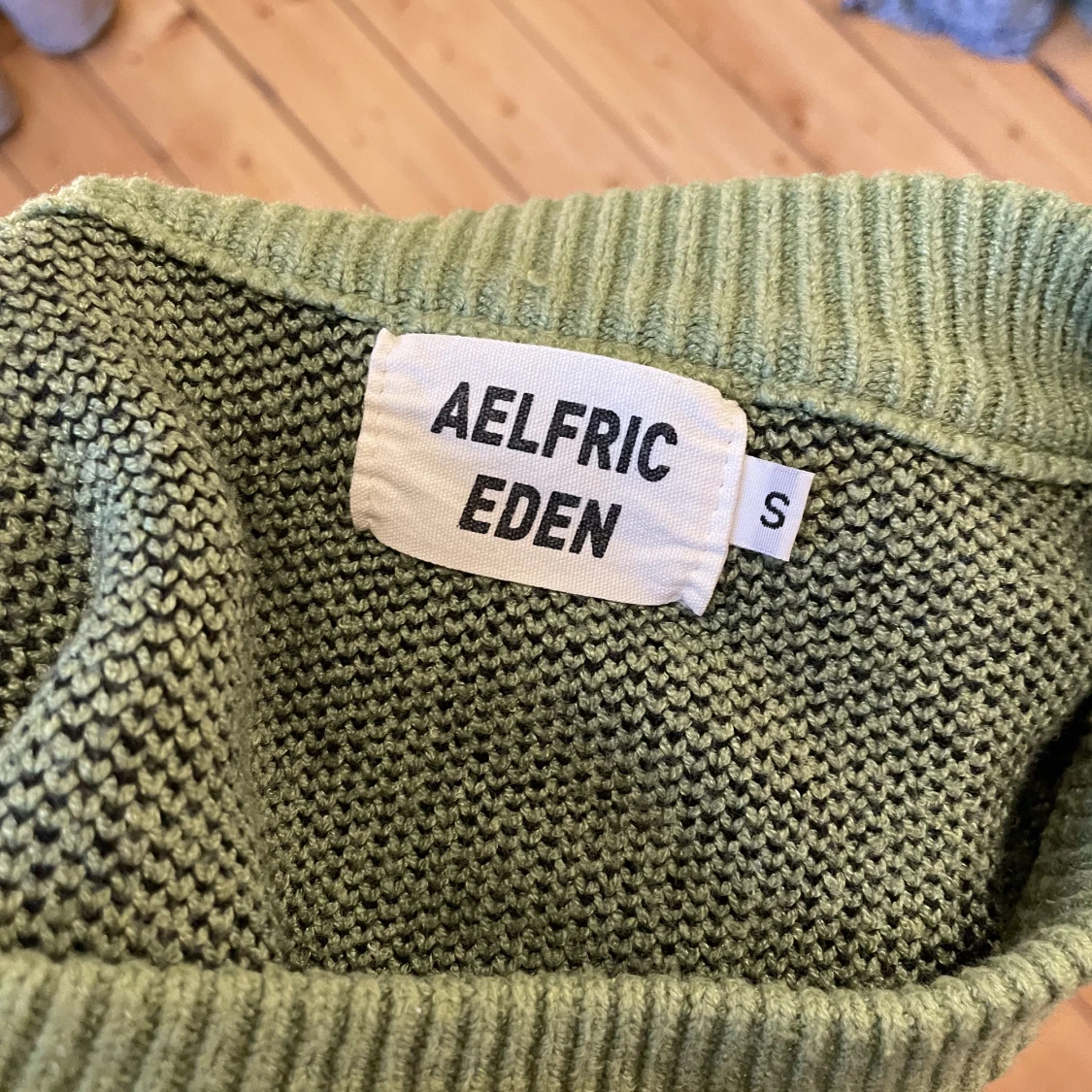 Grön tjocktröja - 91