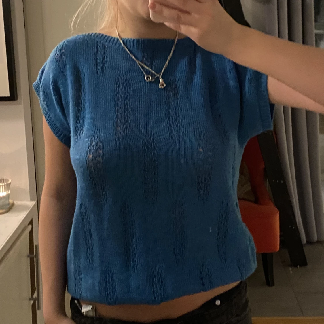 Blå stickad topp med detaljer  - 90