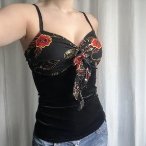 Linne - Vintage linne med mönster och paljetter på från Orsay 🖤