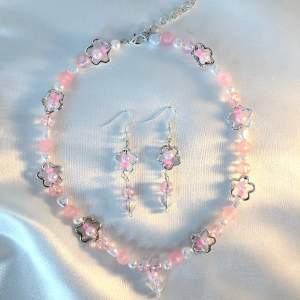 Jättefint rosa själv tillverkat halsband♡