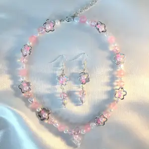 Jättefint rosa själv tillverkat halsband♡