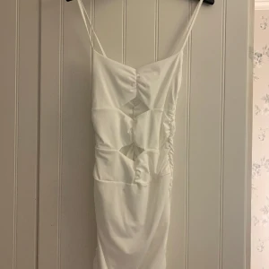 Klänning - Från shein, aldrig använd. 
