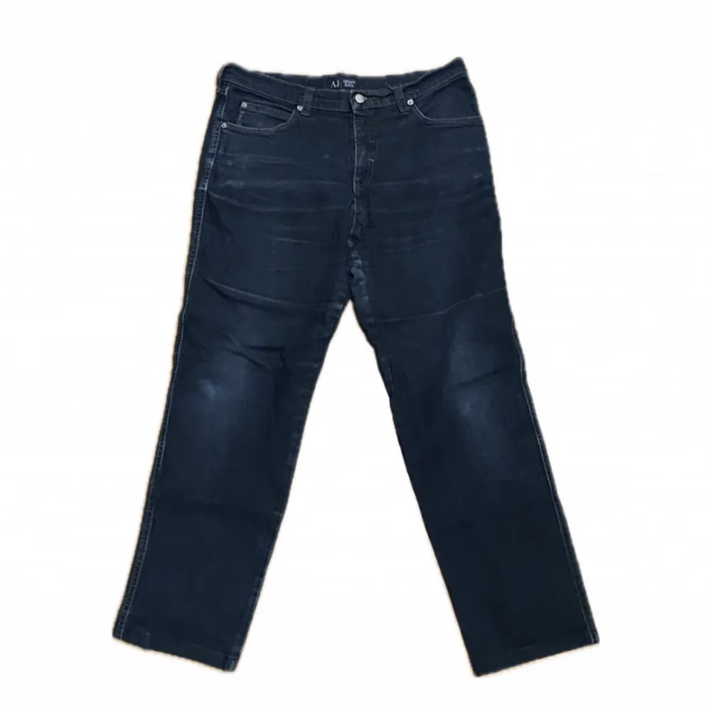 Ett par schysst Armani jeans i storlek 32. Jeans & Byxor.
