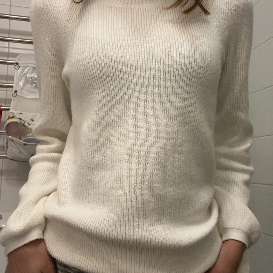 Fin stickad vit tröja - 91