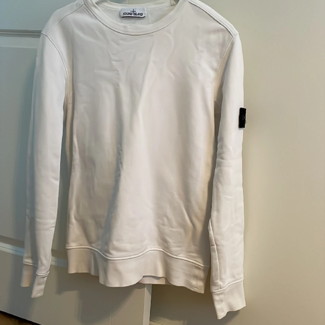 Vit stone island tröja