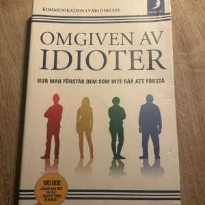 Omgiven av idioter  - Pocket bok av Thomas Eriksson 