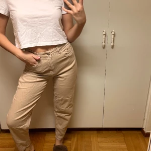 HM beige jeans - Beige mom jeans size 36  