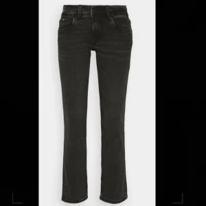 Grå jeans - Snygga bootcut jeans från pepe jeans i en grå tvätt🫶🏼