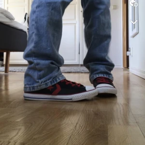 Converse Star player - Köpta här på Plick för ca 2 år sedan. Säljer då de ej kommer till användning. Säljs i befintligt skick.