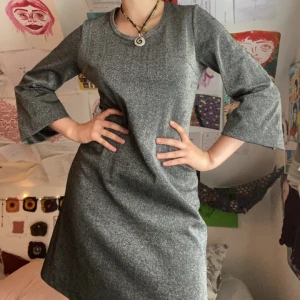 🔅Söt glittrig 60-tals klänning 🔅 - Jättefin glittrig klänning i storlek 42❣️