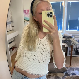 Zara topp - Stickad topp från zara som är väldigt bekväm och som har väldigt fin passform!💗