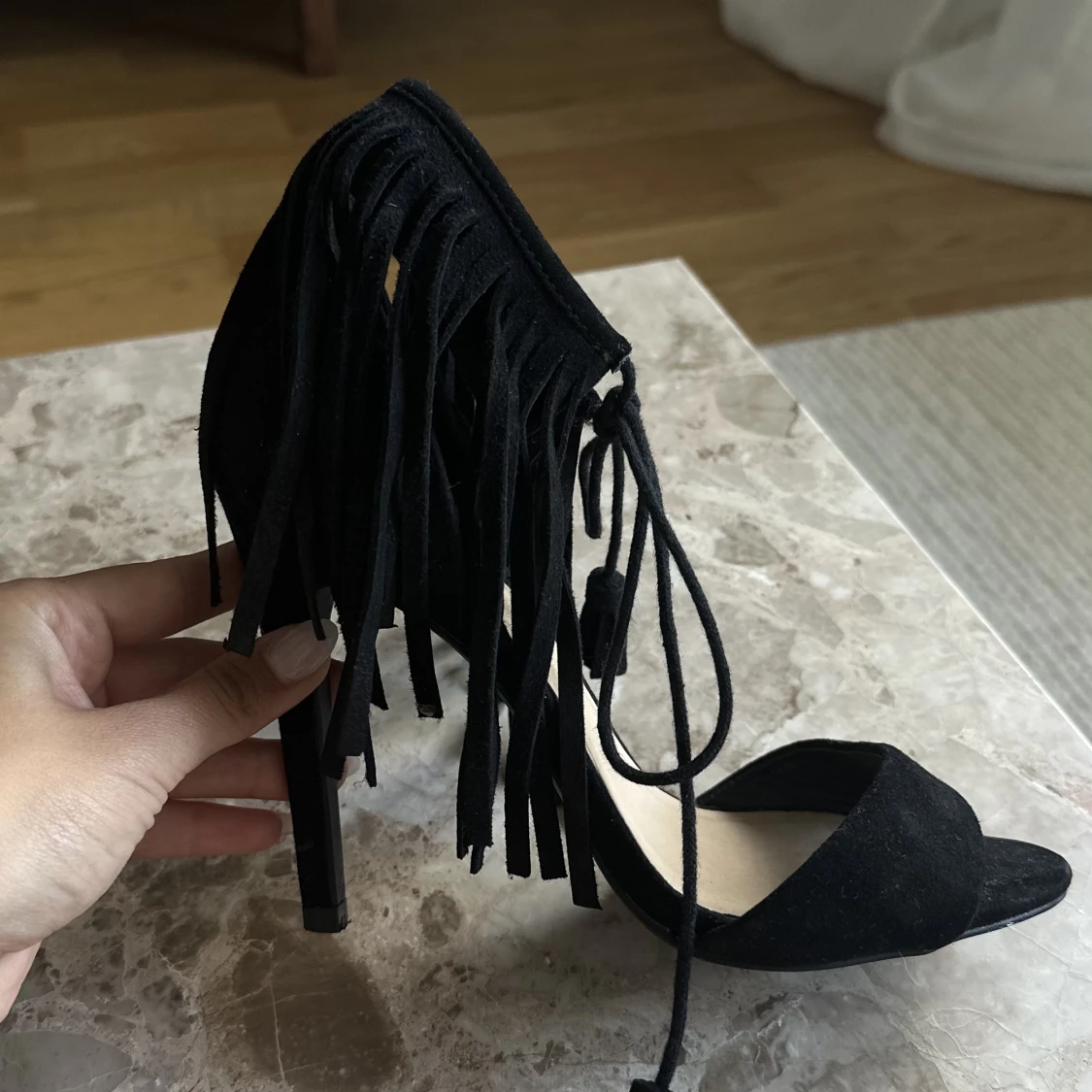Klackskor med fransar