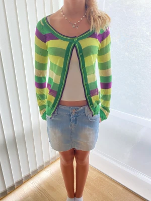 Kofta - Vintage grön/lila kofta super gullig skriv för intresse och fler bilder osv❤️