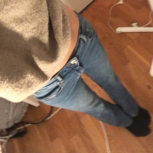 Bootcut jeans - Snygga jeans från Gina Tricot! 💓 Endast använda 1-2 gånger! Skriv privat för fler bilder! 💘