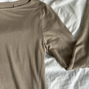 Mys tröja - Sååå fin tröja köpt i fel stolek. Andvänd endast enstaka tillfällen. Hör av dig för mer info 💋💋💋